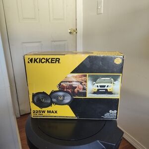 Kickers 6x8 Inch Car Speakers - Black and Yellow